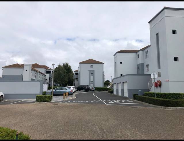 2 BEDROOM APARTMENT FOR SALE IN VREDEKLOOF EAST